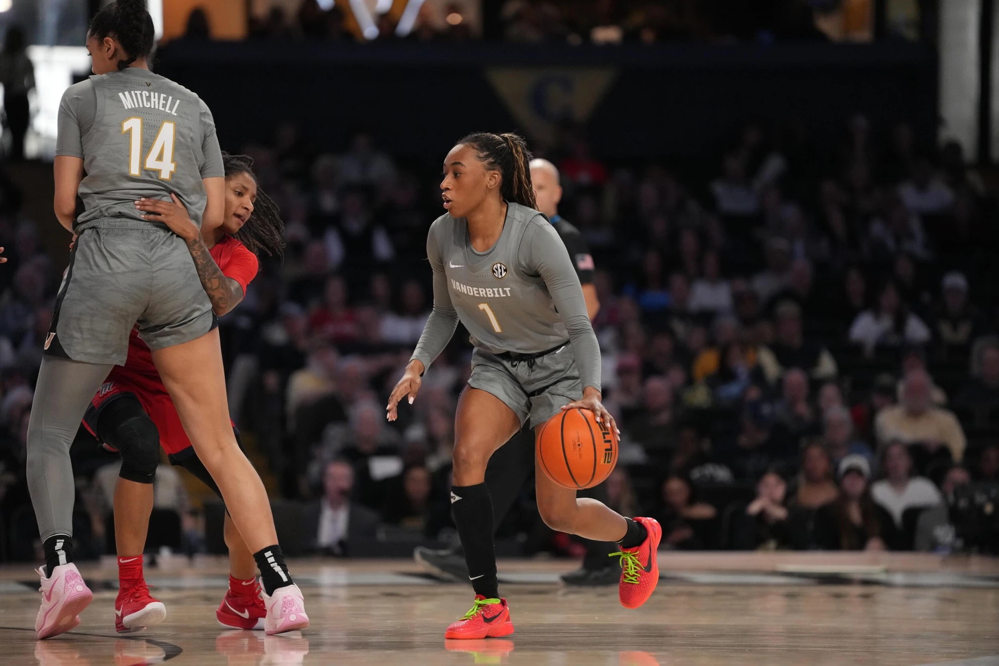 Vanderbilt guard Mikayla Blakes dribbles the ball up the court during a game (photo: Vanderbilt Athletics)