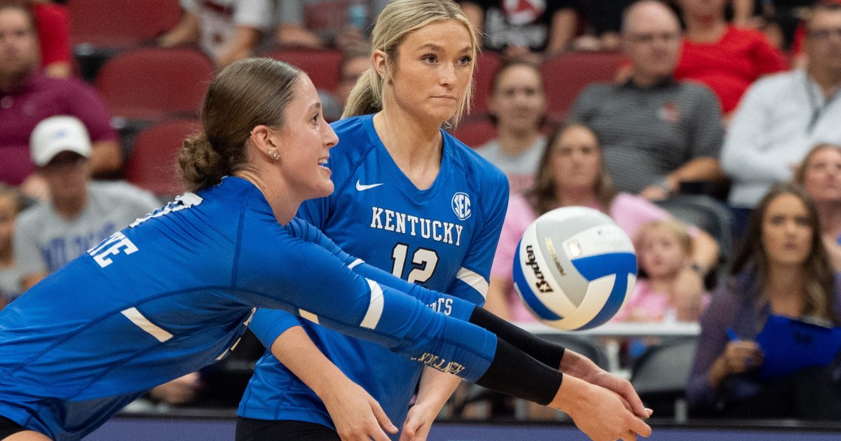 Kentucky Wildcats senior Brooklyn DeLeye passes the ball during a match.