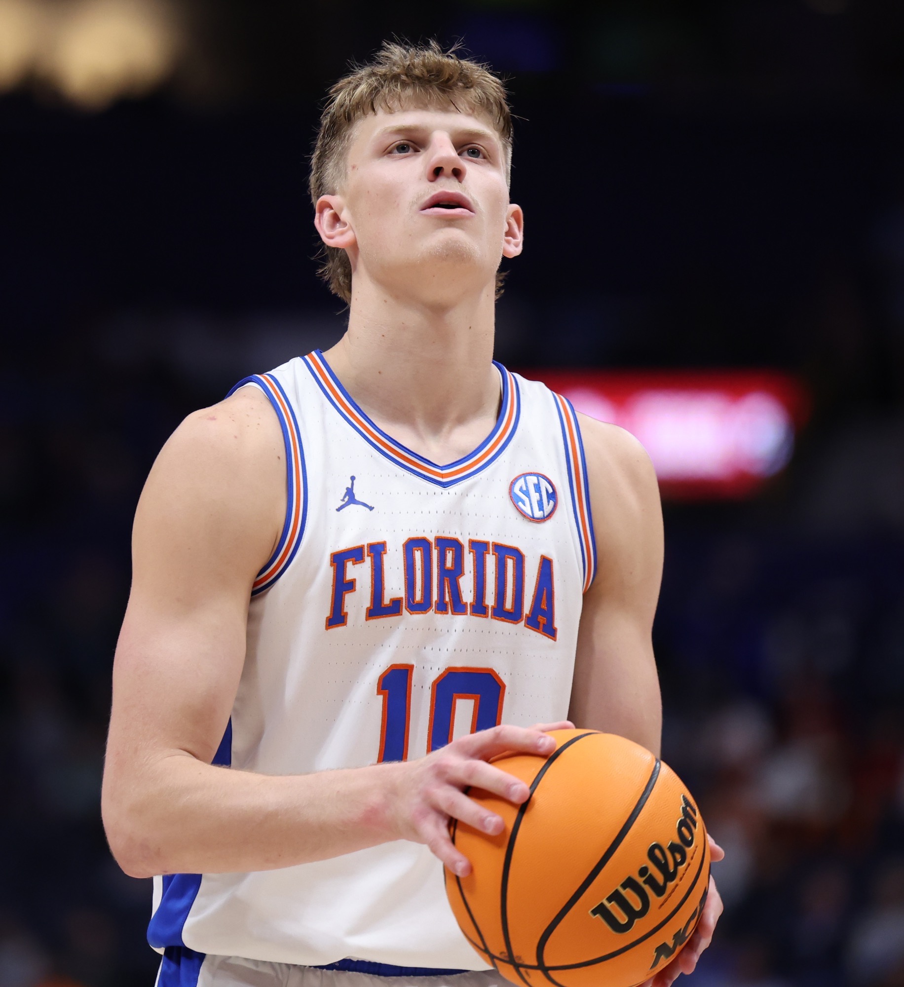 Florida Gators forward Thomas Haugh holds the ball at the free throw line during a game (photo: Florida Gators)