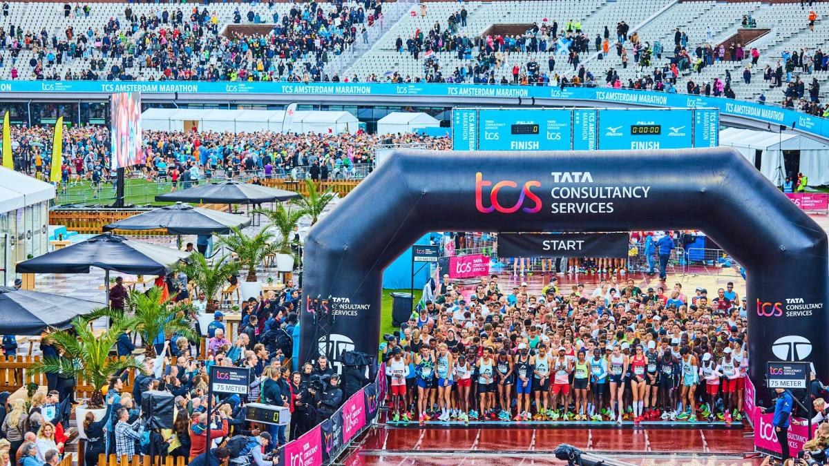 The elite field on the start line of the TCS Amsterdam Marathon in the Olympic Stadium