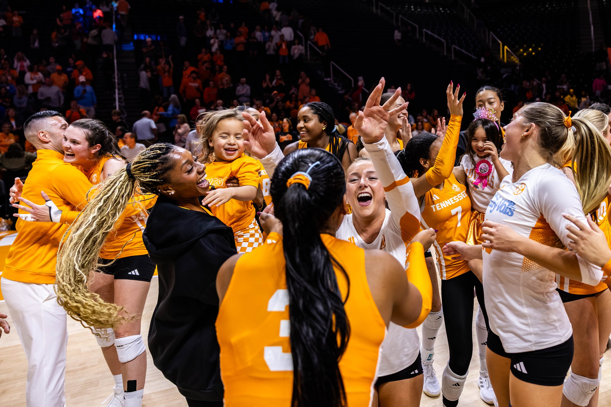 No. 9 Tennessee Stuns No. 4 Kentucky With Reverse Sweep in Knoxville
