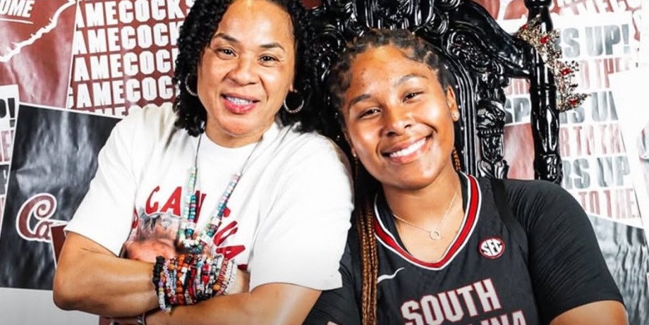 Zaniya Johnson poses with South Carolina head coach Dawn Staley during her official visit to Columbia